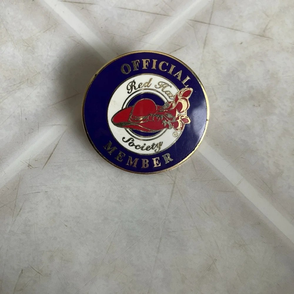 Red Hat Society Official Member Lapel Pin Circle 1 1/8